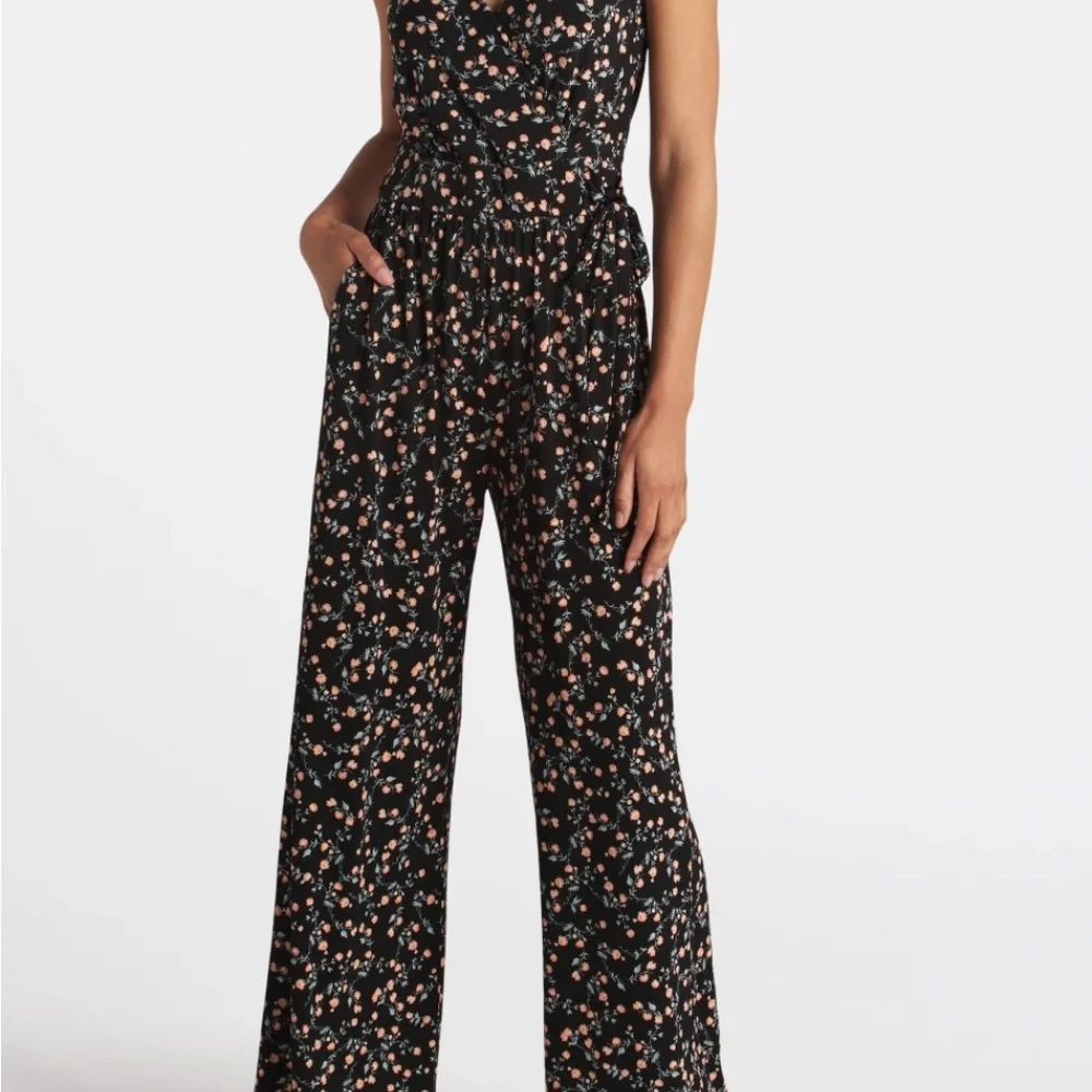 Kaleigh Women’s Black Floral Jumpsuit - Picture 11 of 11